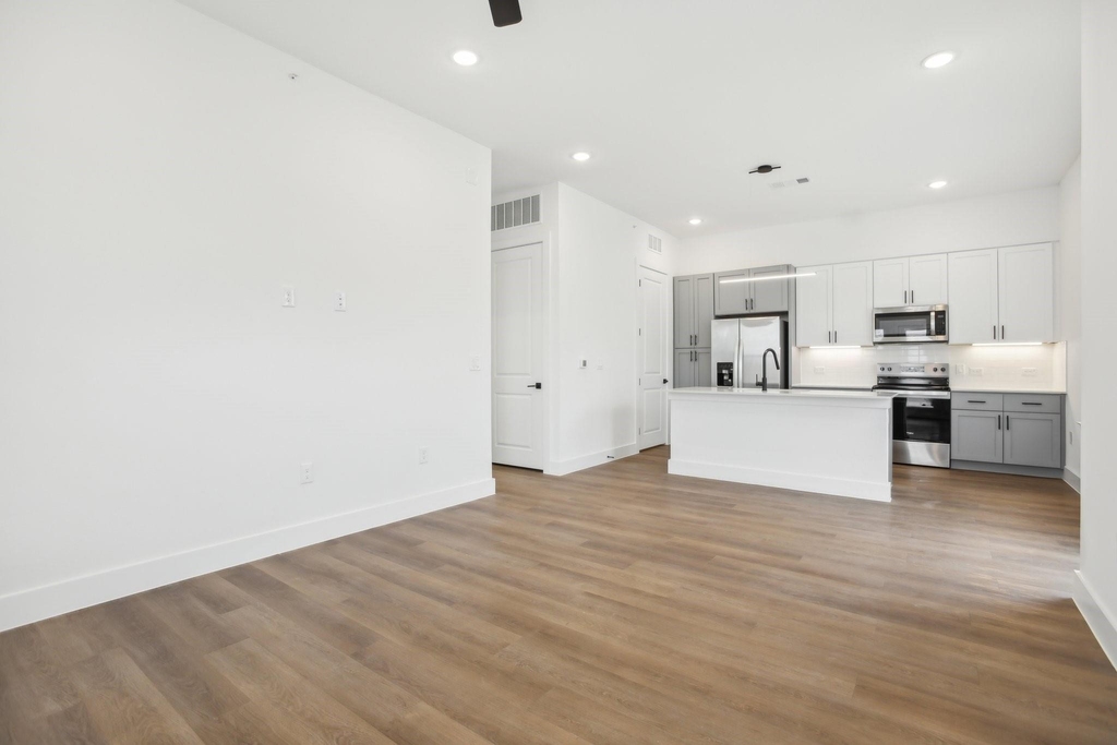 1601-301 Mustang Drive - Photo 7