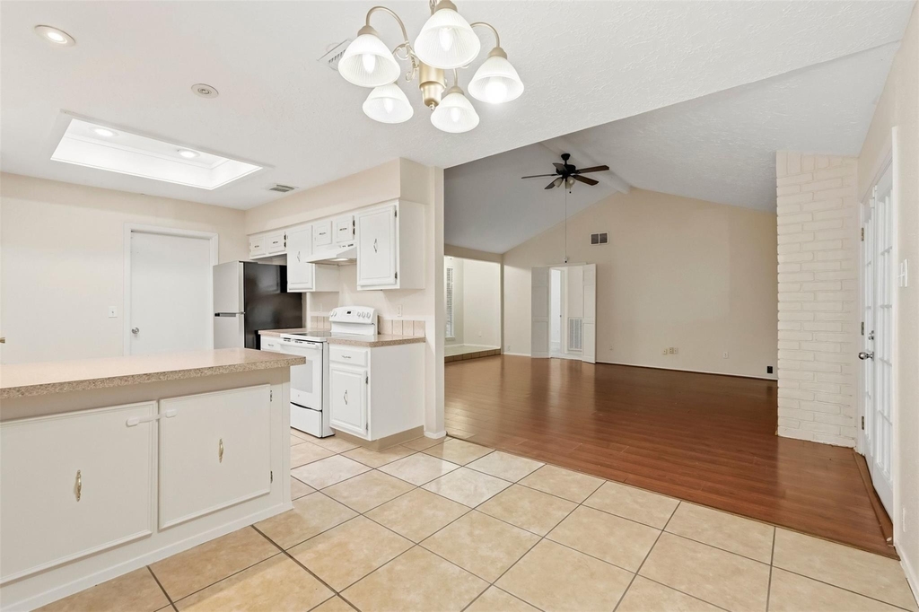 423 Pickford Drive - Photo 8
