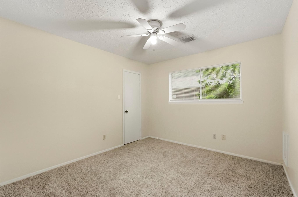 423 Pickford Drive - Photo 13