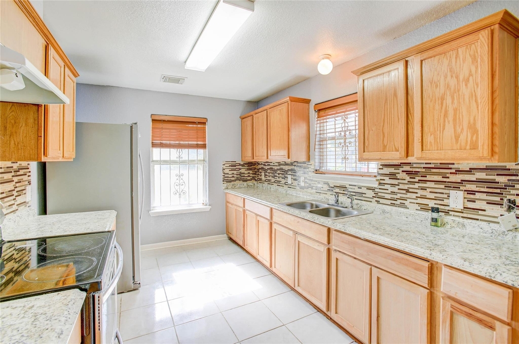 11807 Greenmesa Drive - Photo 2