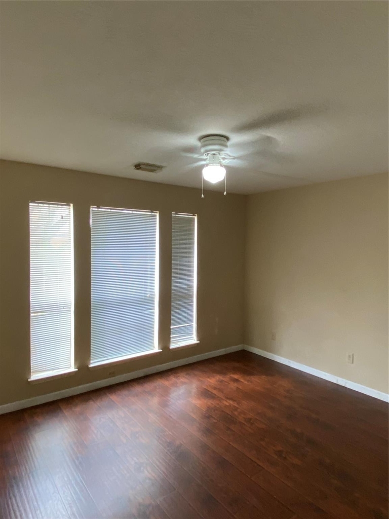 2927 Sailors Moon Drive - Photo 5