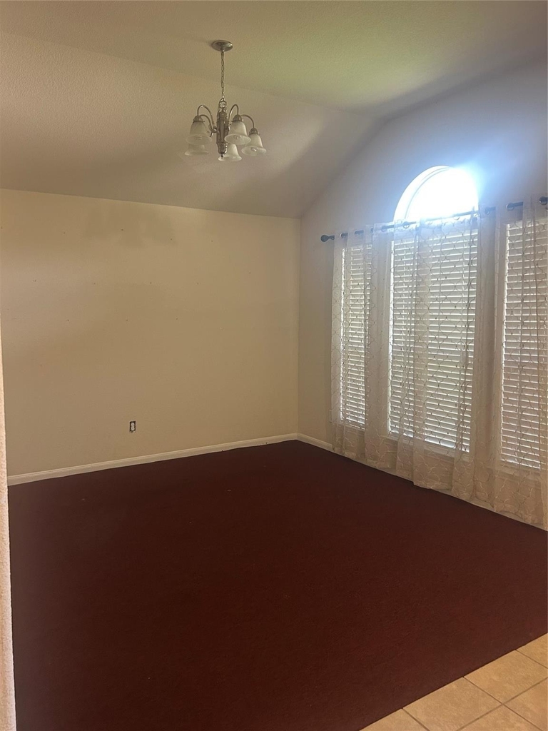 8407 N Broadleaf Avenue N - Photo 3