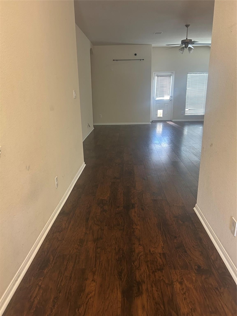8407 N Broadleaf Avenue N - Photo 2