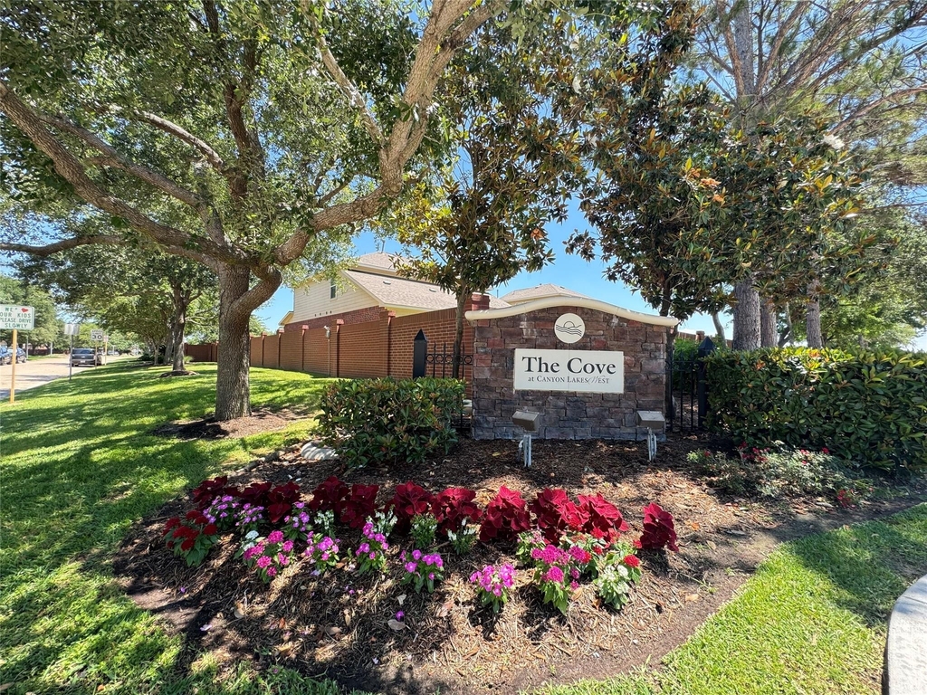 8107 Gran Villa Drive - Photo 0