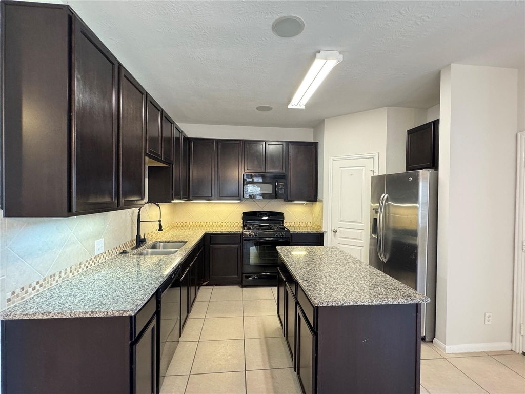 8107 Gran Villa Drive - Photo 16