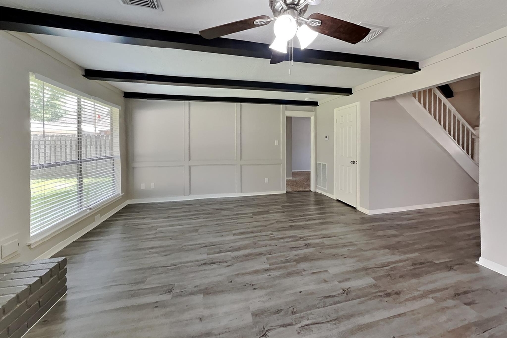 2507 Brookdale Drive - Photo 2