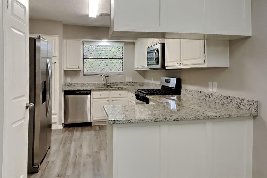 2507 Brookdale Drive - Photo 3