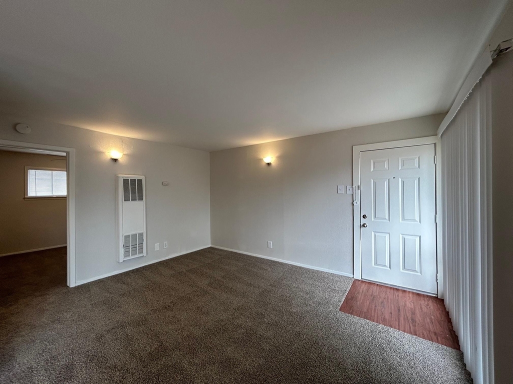 3629 N Mac Gregor Way - Photo 4