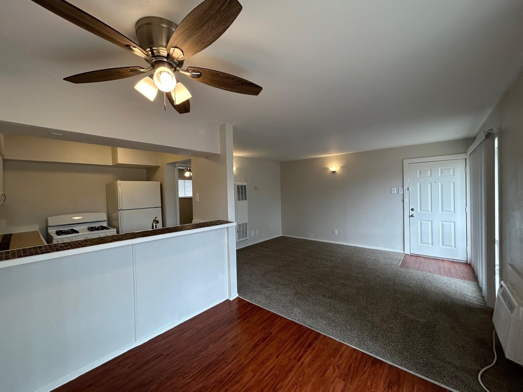 3629 N Mac Gregor Way - Photo 6