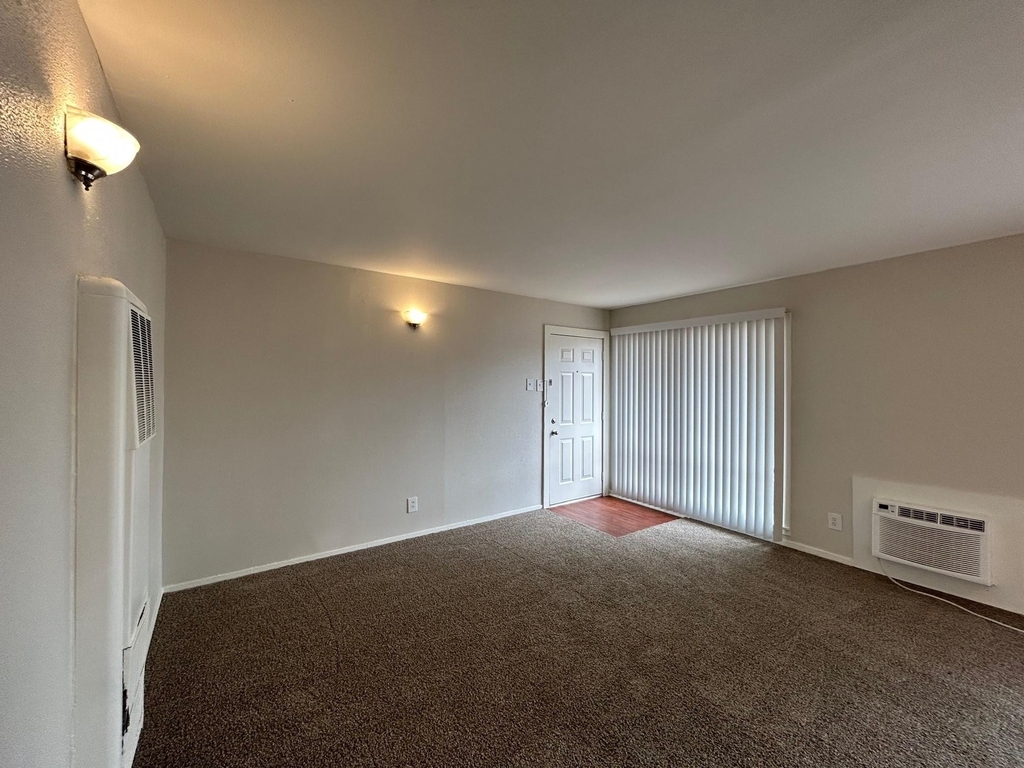 3629 N Mac Gregor Way - Photo 3