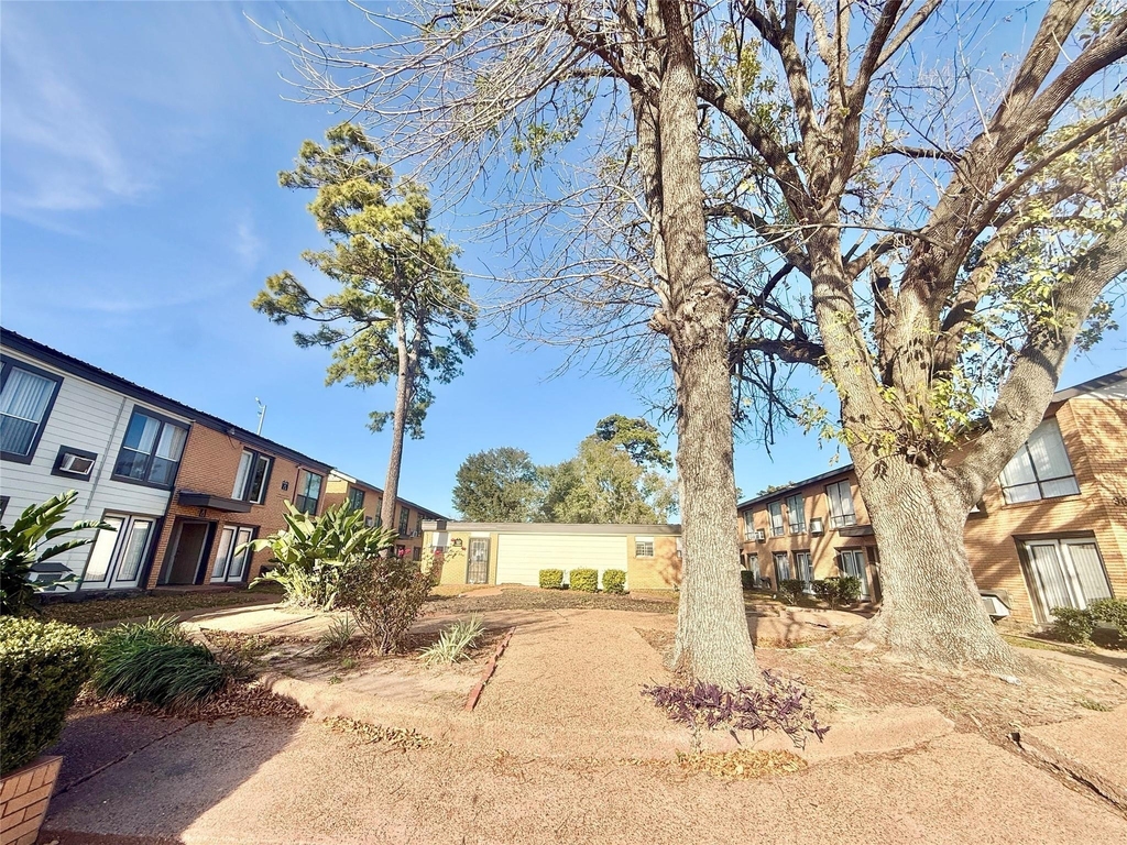3629 N Mac Gregor Way - Photo 0