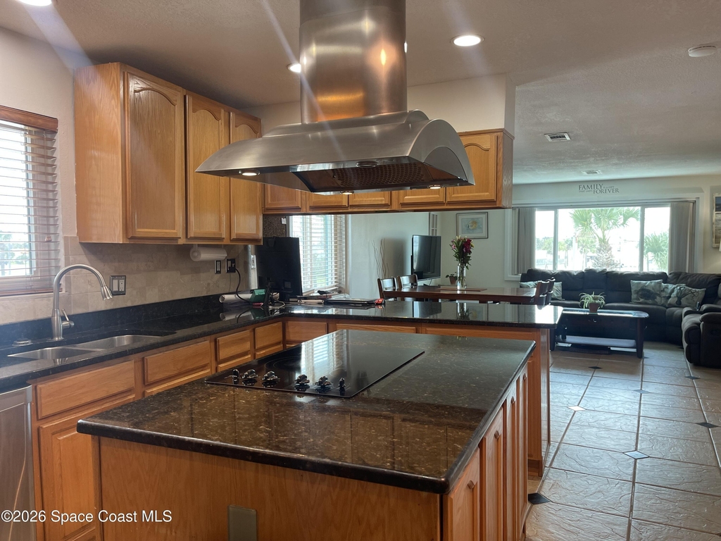 1175 Jimmy Buffett Memorial Highway - Photo 6