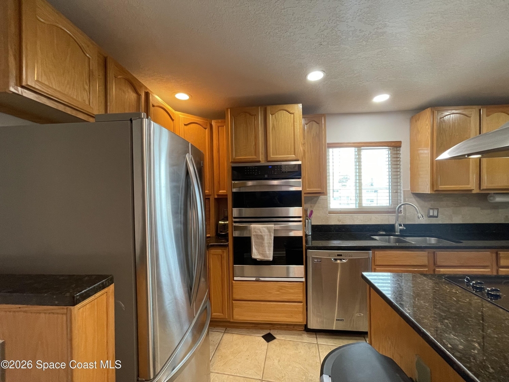 1175 Jimmy Buffett Memorial Highway - Photo 11