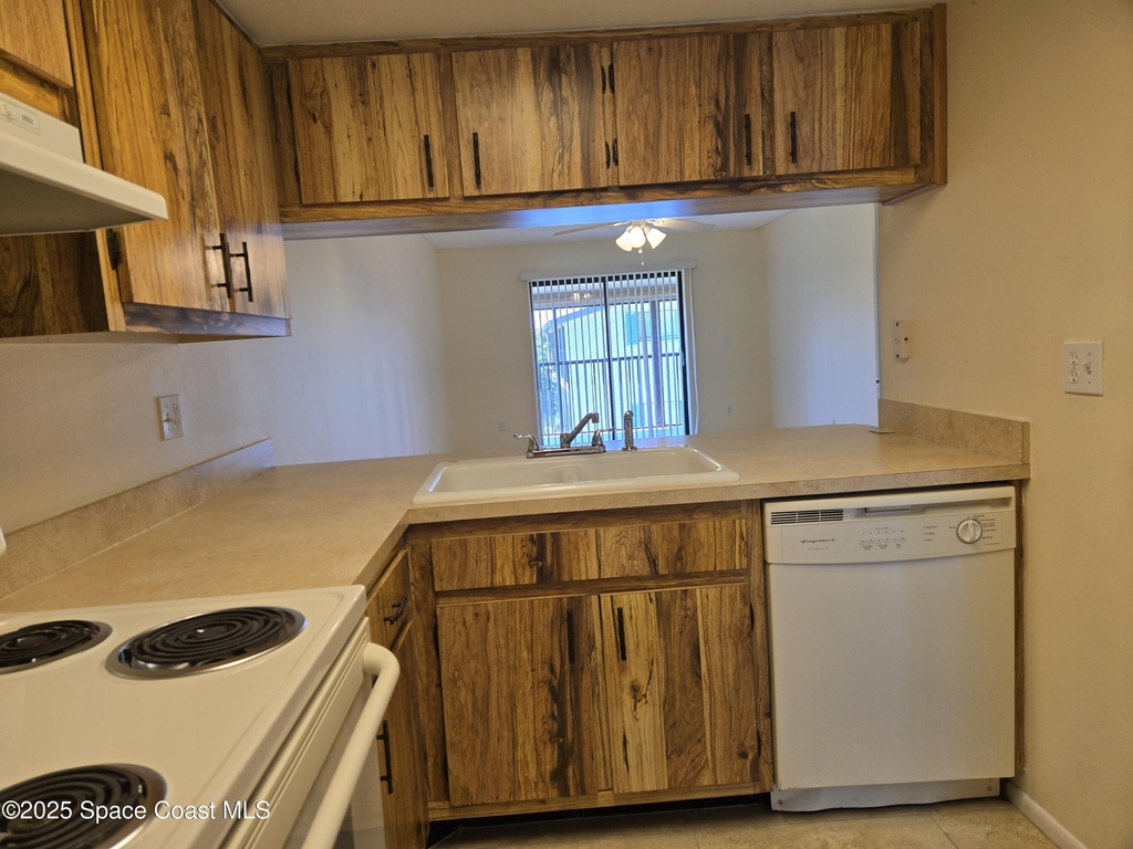 505 Landings Way - Photo 10