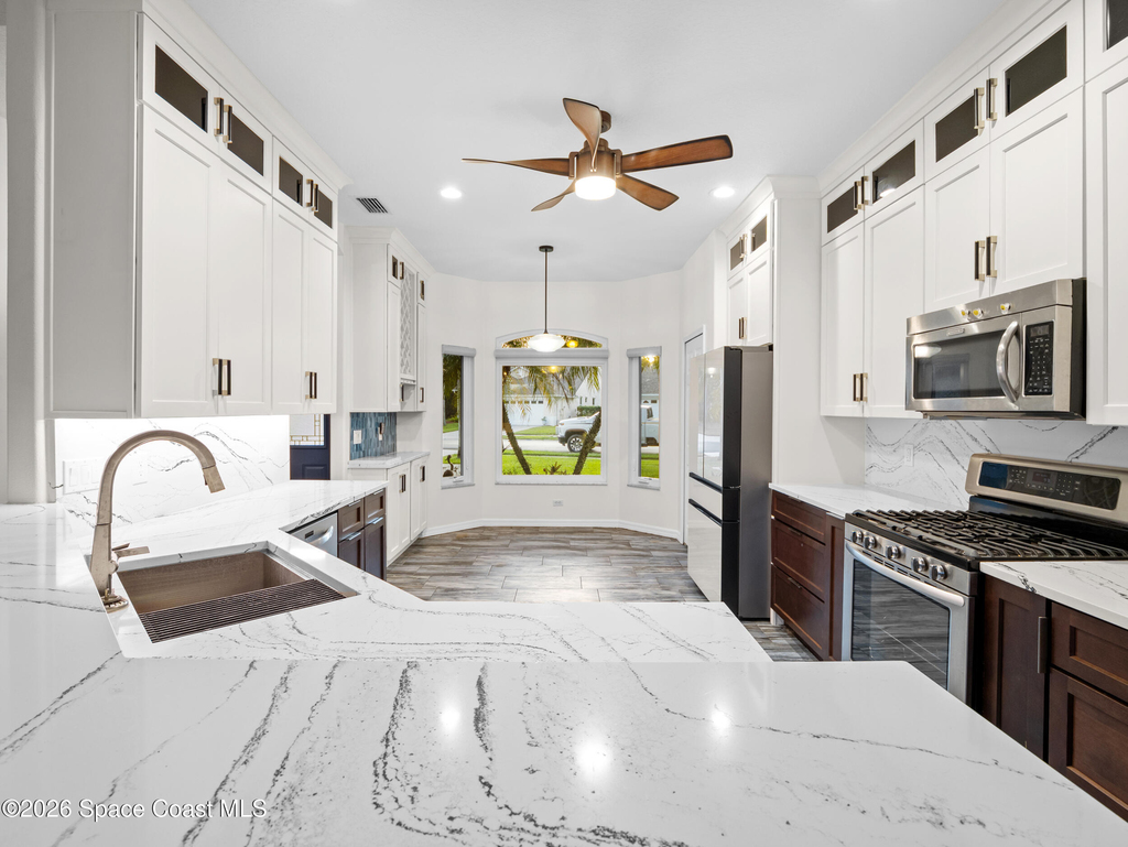 1665 Ficus Point Drive - Photo 8