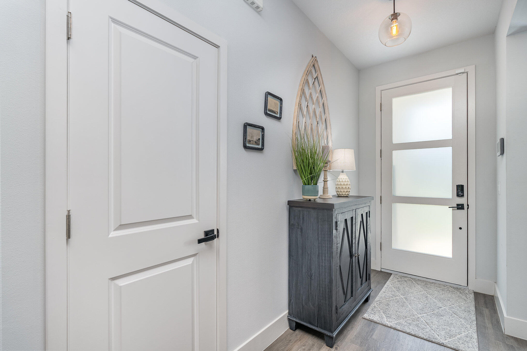620 Cecelia Avenue Se - Photo 2