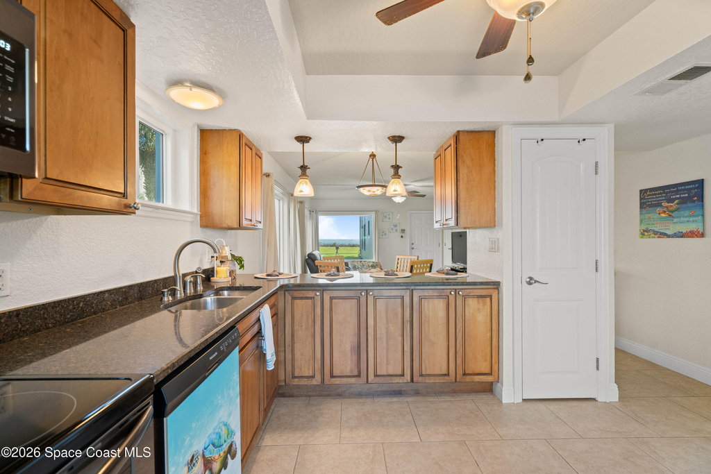 1321 S Miramar Avenue - Photo 19