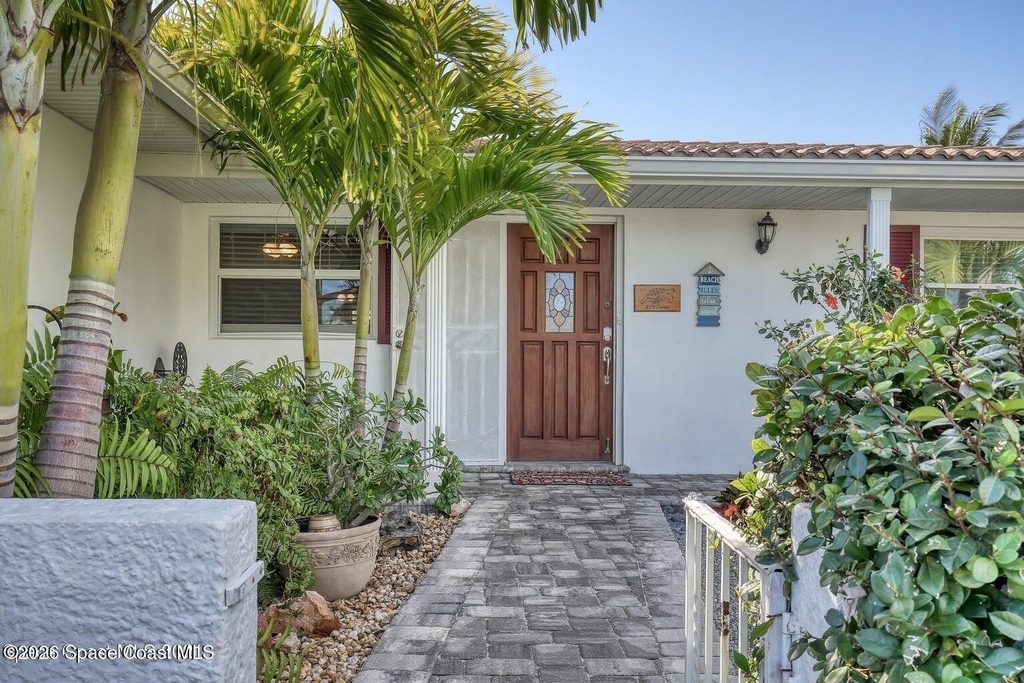319 Dorset Drive - Photo 2