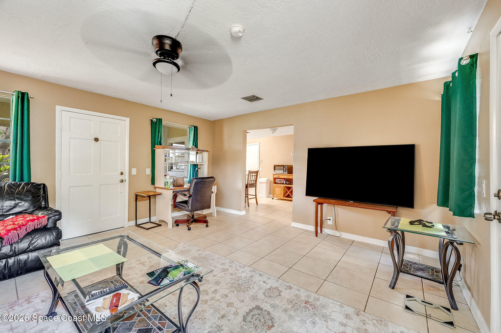108 E Avenue D E - Photo 8