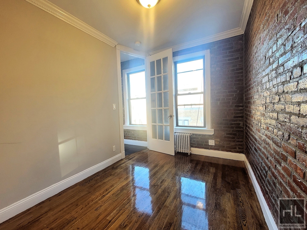 East 13 Street - Photo 10