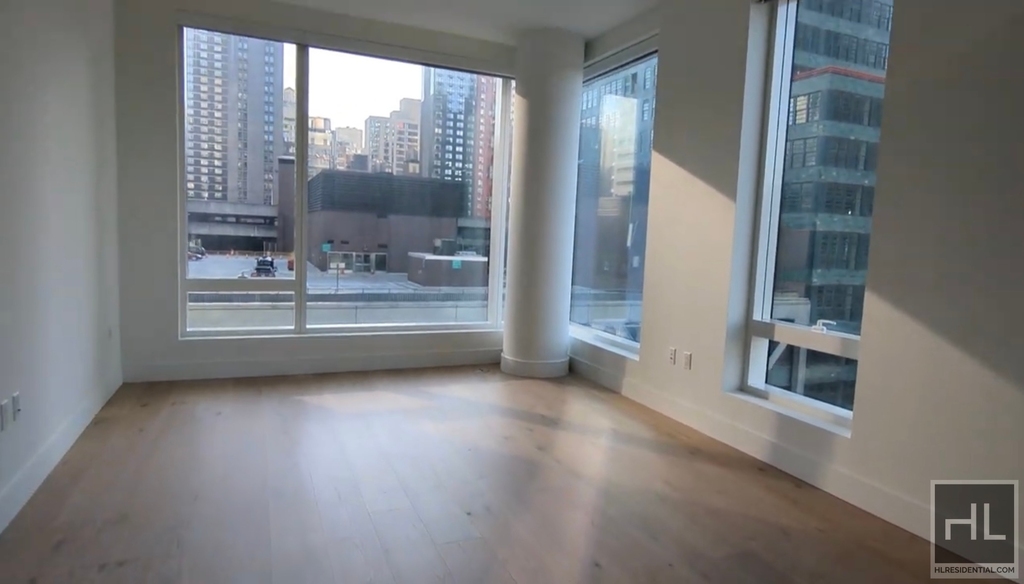 West 43rd Street - Photo 3