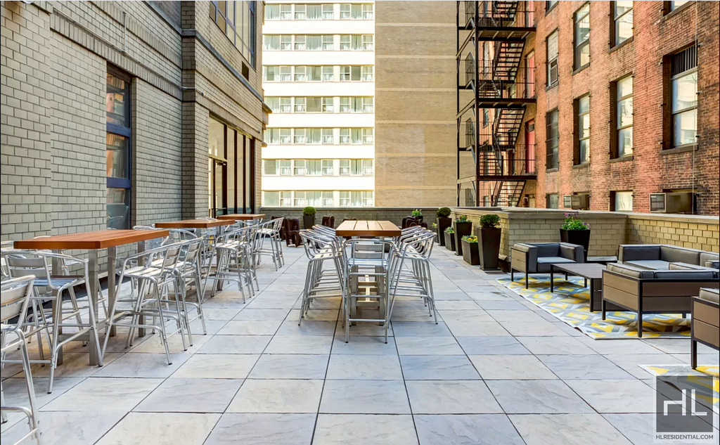 West 48th Street - Photo 9