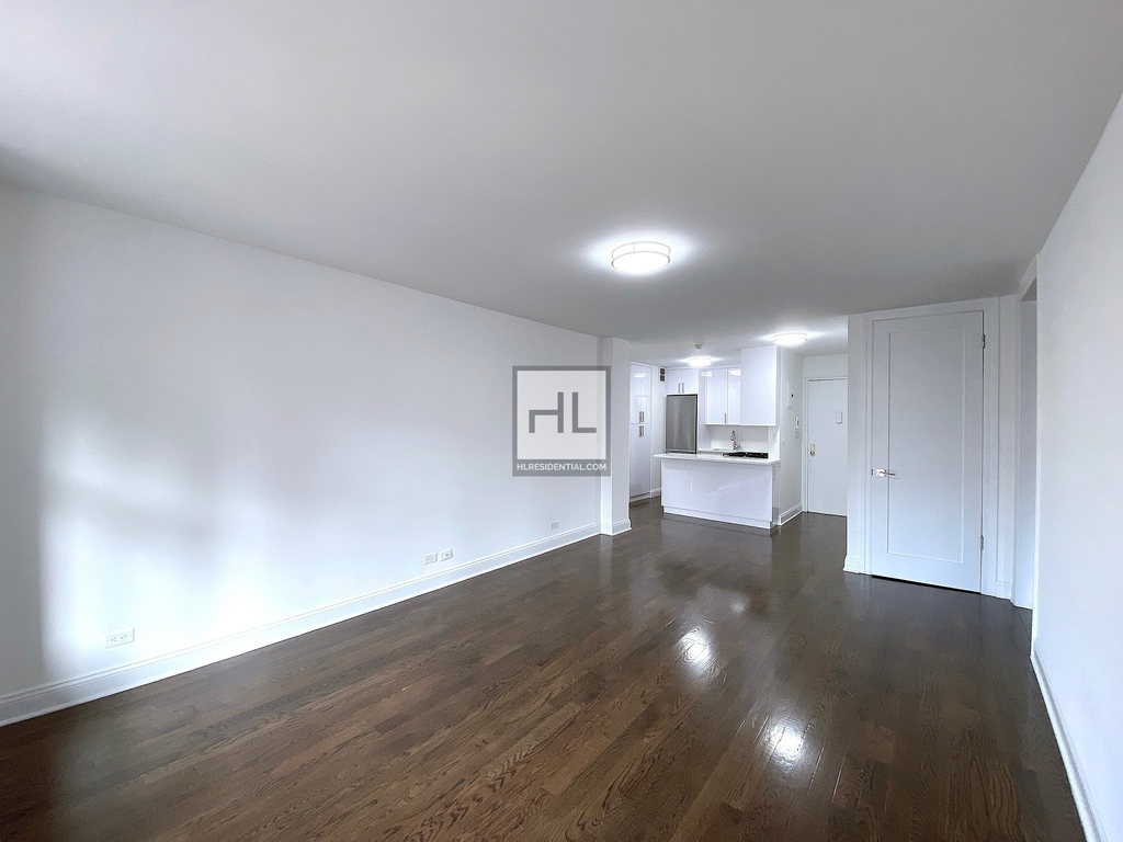 East 35 Street - Photo 4
