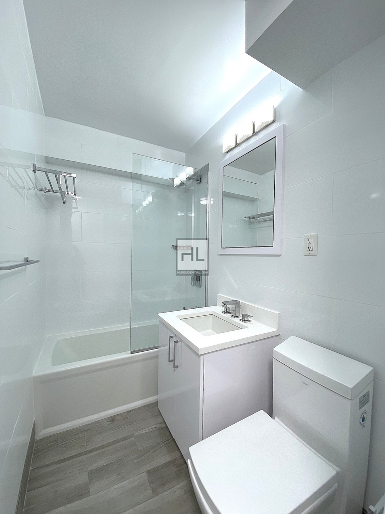 East 35 Street - Photo 7
