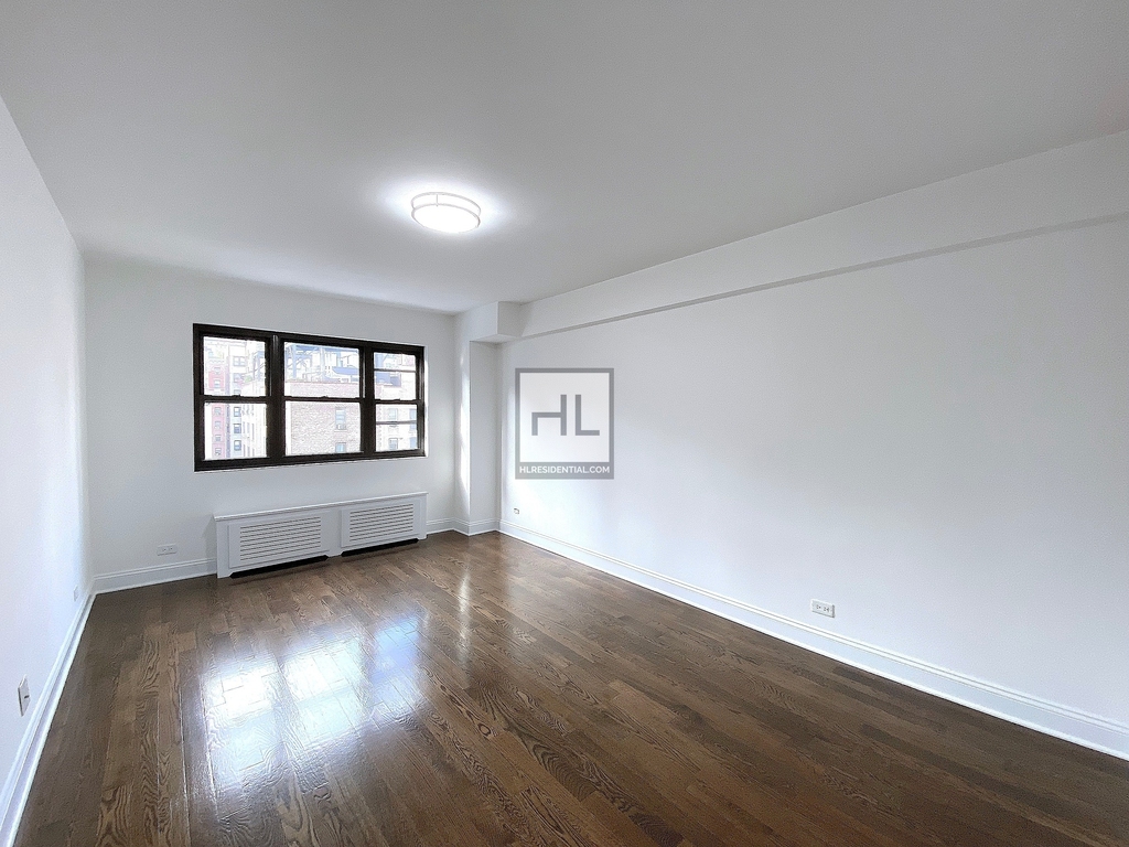 East 35 Street - Photo 0