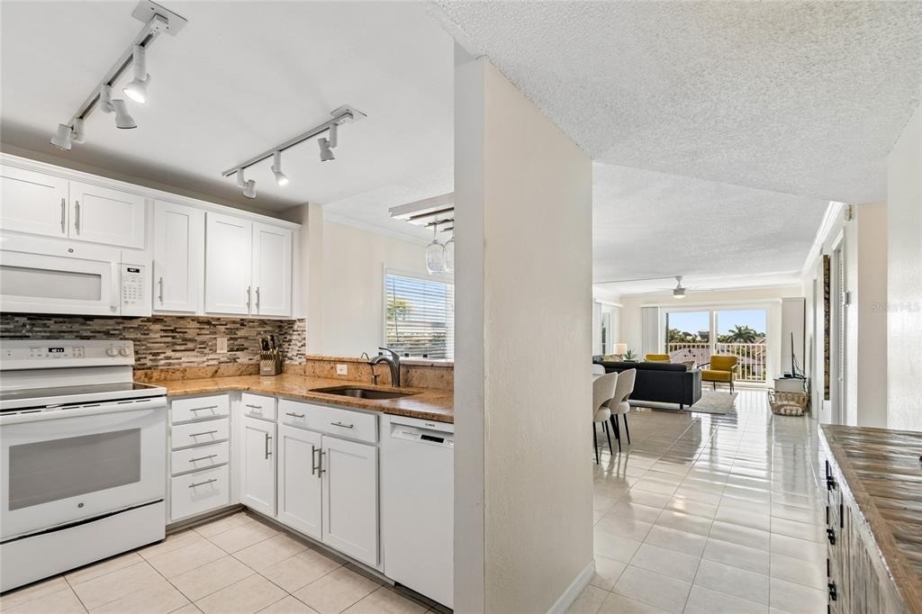 719 Pinellas Bayway S - Photo 8