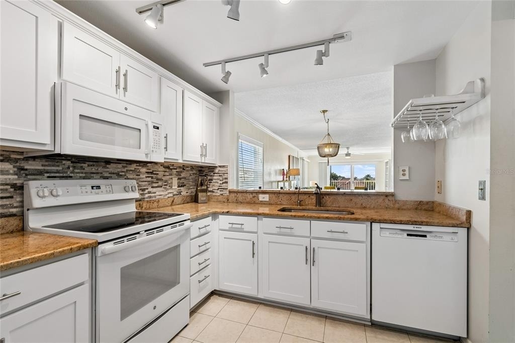 719 Pinellas Bayway S - Photo 11