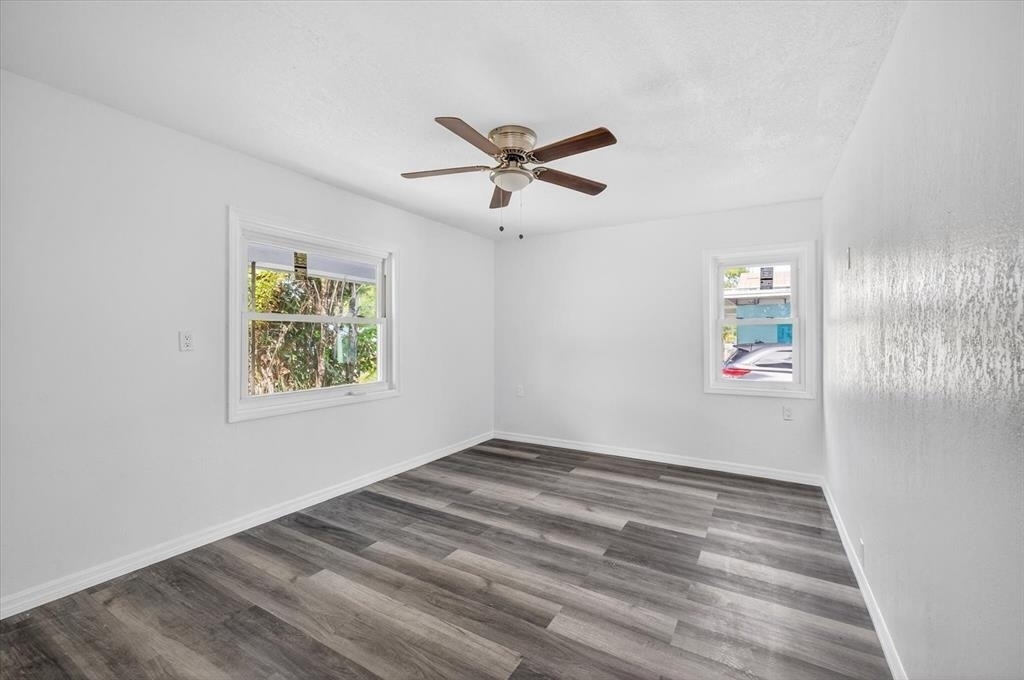 5801 Magnolia Street N - Photo 9