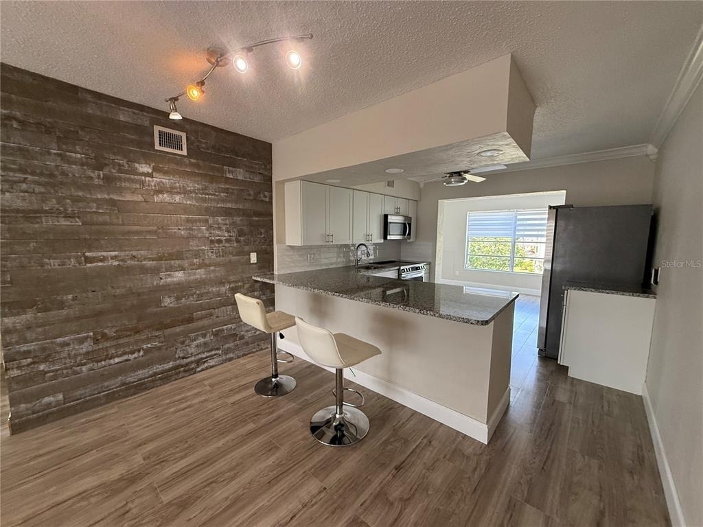 2428 Columbia Drive - Photo 8