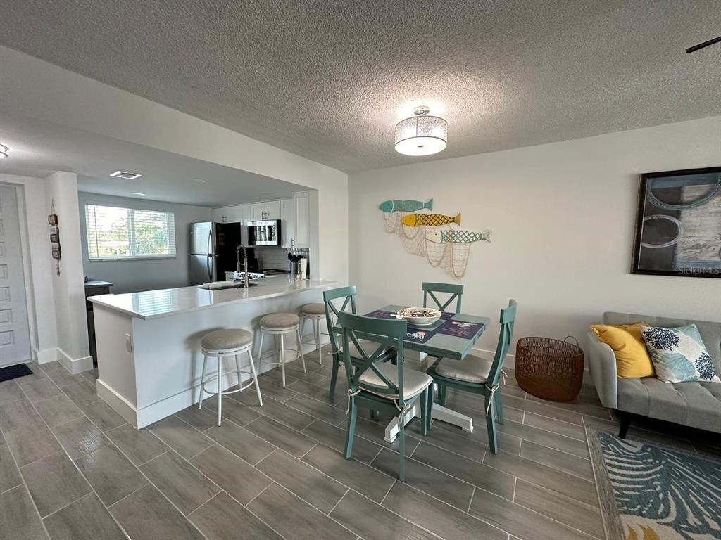 301 87th Avenue - Photo 3