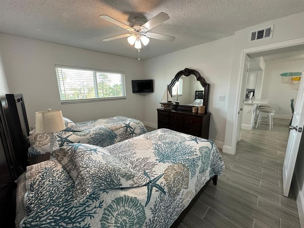 301 87th Avenue - Photo 11