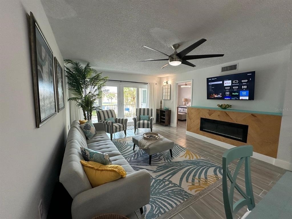 301 87th Avenue - Photo 4