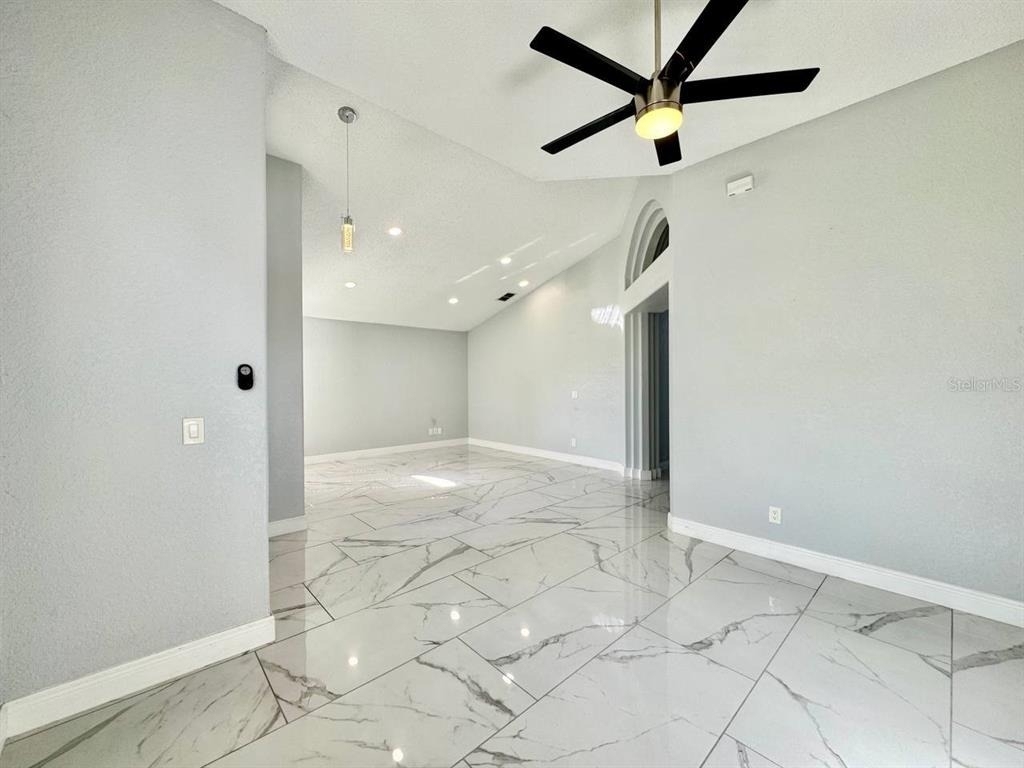 11504 Wellman Drive - Photo 5