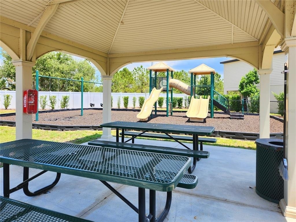 1679 Wynford Circle - Photo 33