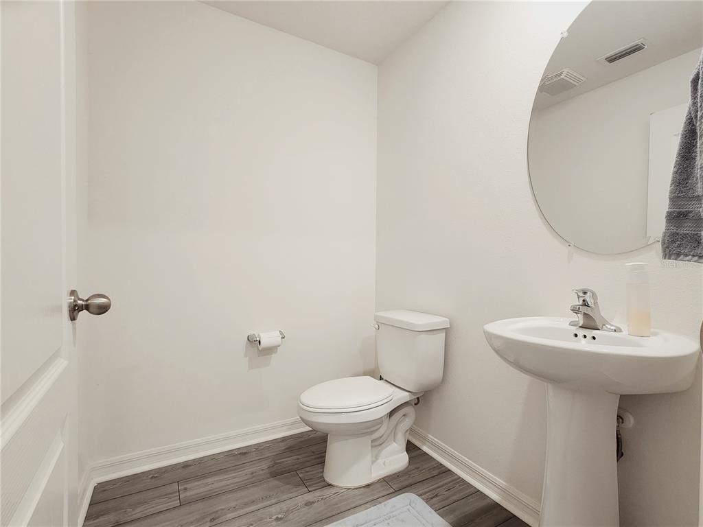 1679 Wynford Circle - Photo 4