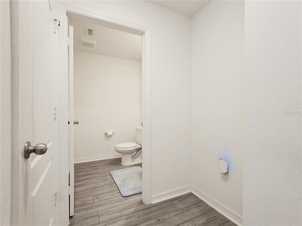 1679 Wynford Circle - Photo 3