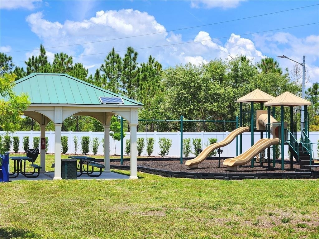 1679 Wynford Circle - Photo 32