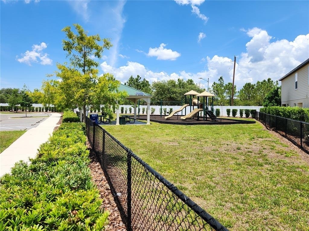 1679 Wynford Circle - Photo 31