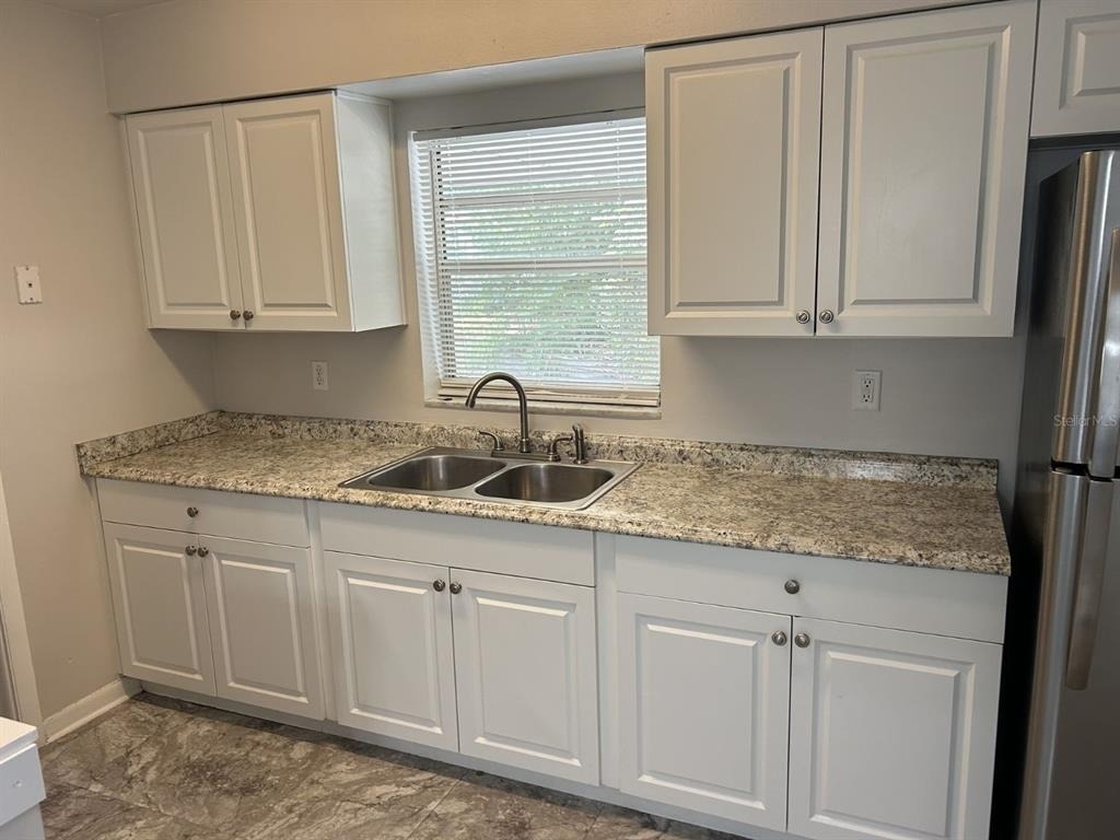 1241 Pilgrim Rd - Photo 9