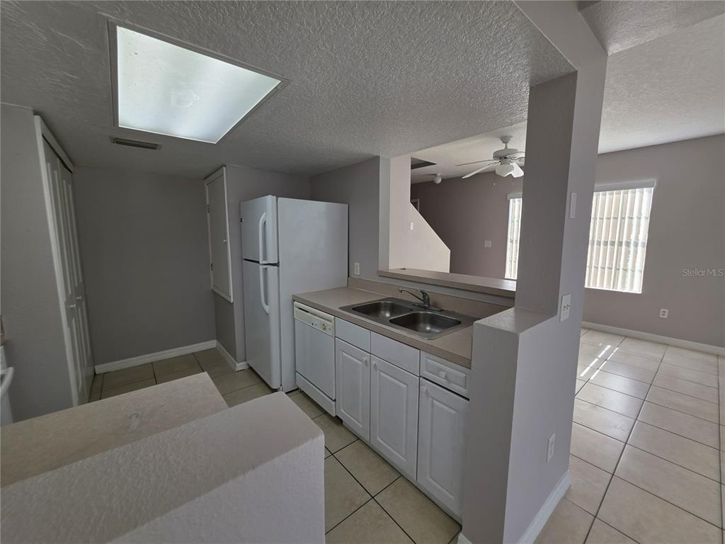 406 Washington Palm Loop - Photo 2
