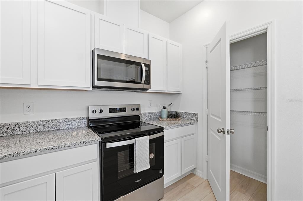 9572 Westside Hills Drive - Photo 9