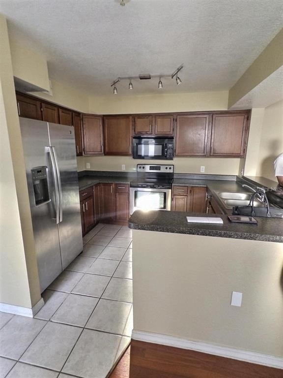 13803 Fairway Island Drive - Photo 3