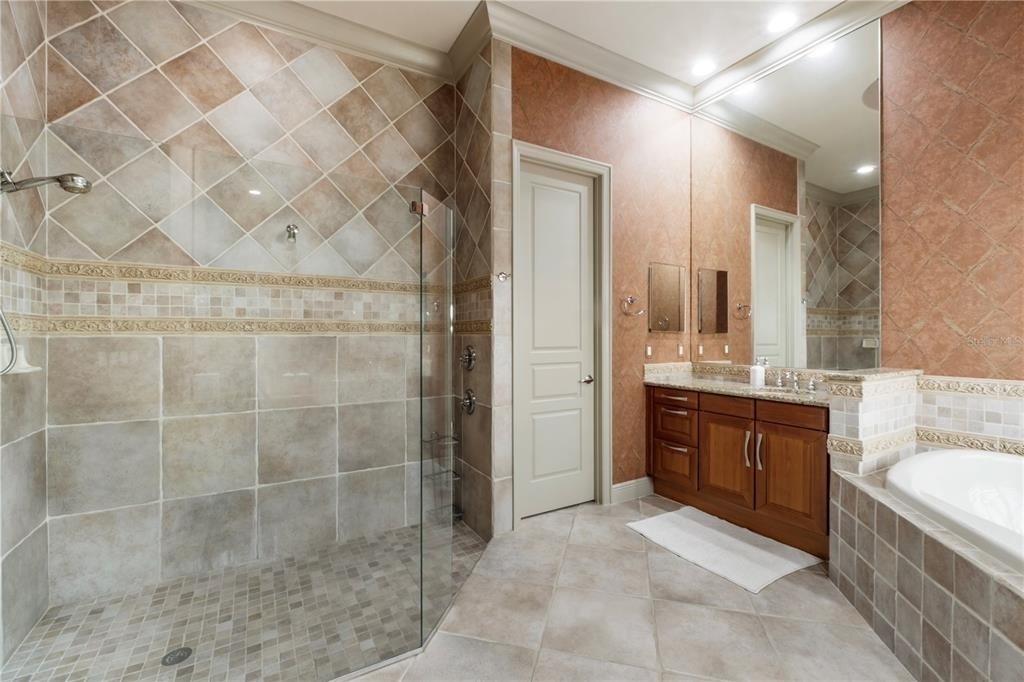 7926 Versilia Drive - Photo 18