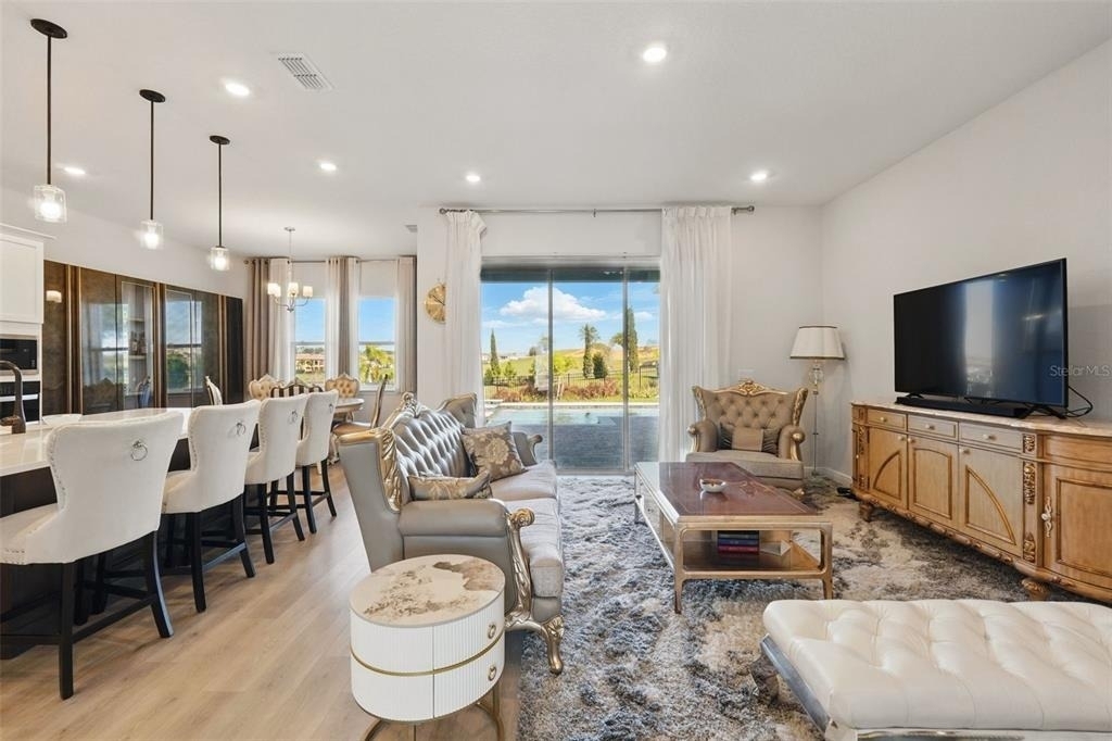 16008 Volterra Point - Photo 3