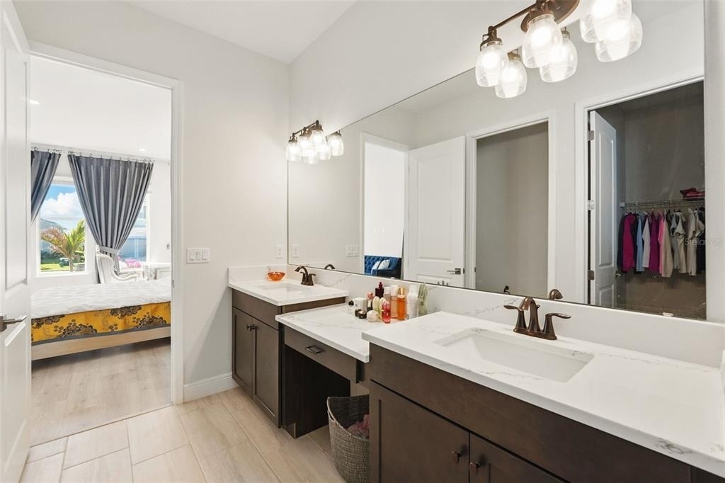 16008 Volterra Point - Photo 26