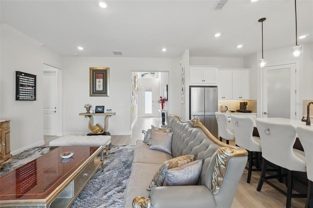 16008 Volterra Point - Photo 8